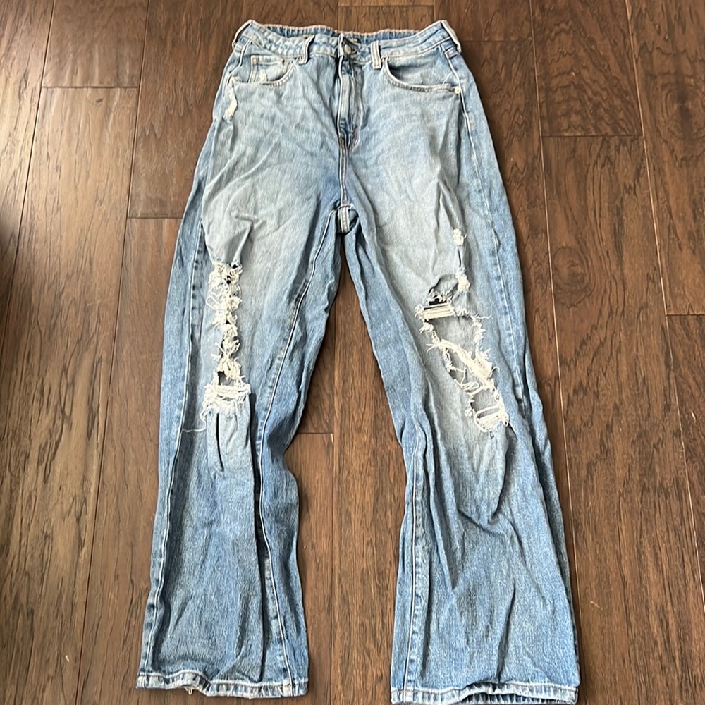 Distressed wide leg jeans